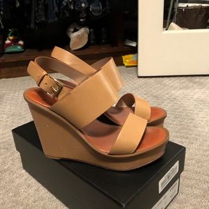 Excellent condition Tory Burch wedges